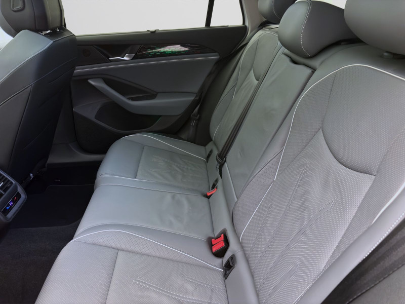 Bild 14: Volkswagen Passat Variant 2.0 TDI DSG ELEGANCE PANO AHK NAVI IQ.LIGHT