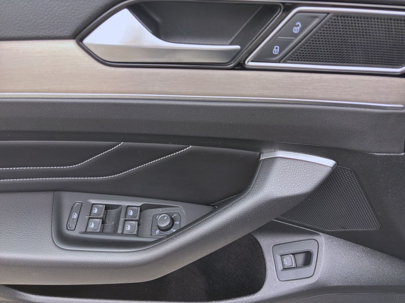 Bild 9: Volkswagen Passat Variant 2.0 TDI DSG ELEGANCE NAVI IQ.LIGHT ACC SITZHZG