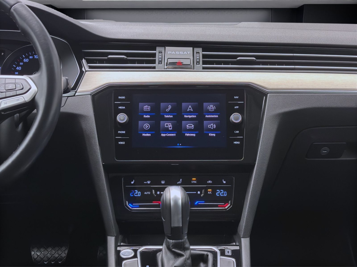 Thumb 13: Volkswagen Passat Variant 2.0 TDI DSG ELEGANCE NAVI IQ.LIGHT ACC SITZHZG