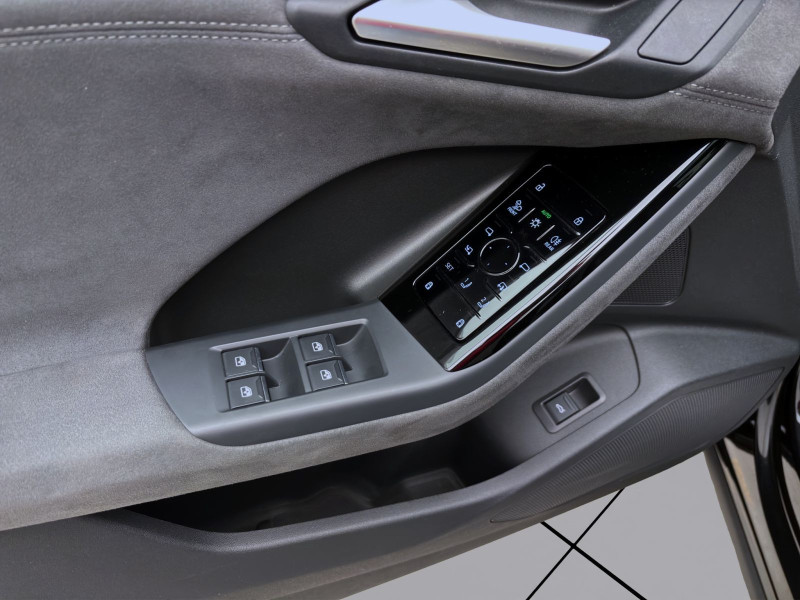 Bild 9: Audi Q6 e-tron Q S LINE PANO KAMERA LM21 B&O PDC