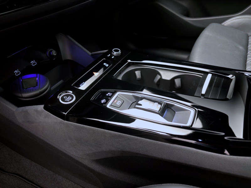 Bild 13: Audi Q6 e-tron Q S LINE PANO KAMERA LM21 B&O PDC