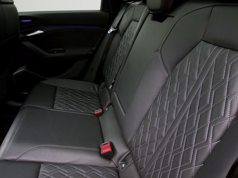 Bild 14: Audi Q6 e-tron Q S LINE PANO KAMERA LM21 B&O PDC