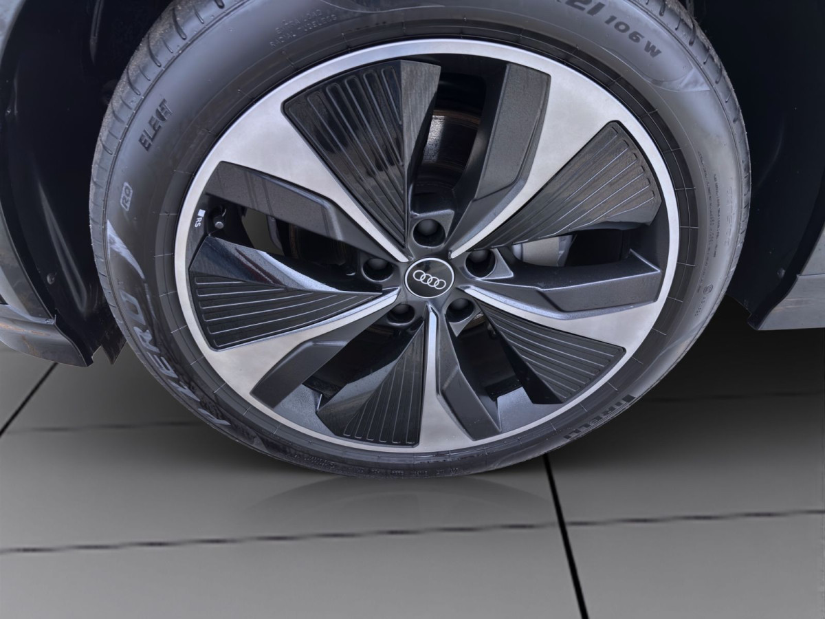Thumb 7: Audi Q6 e-tron Q S LINE PANO KAMERA LM21 B&O PDC
