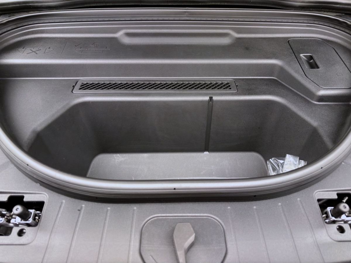 Thumb 18: Audi Q6 e-tron Q S LINE PANO KAMERA LM21 B&O PDC