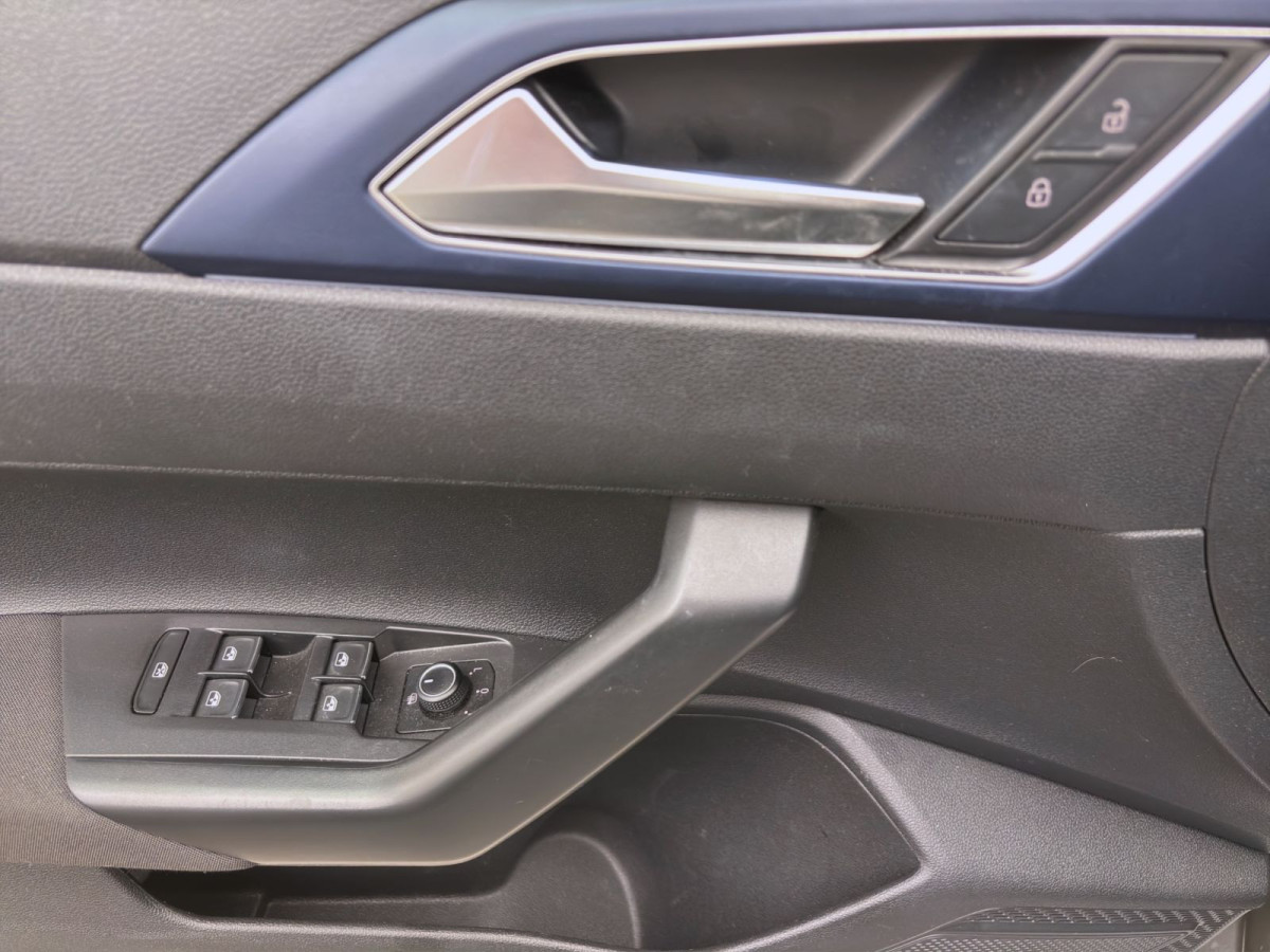 Thumb 9: Volkswagen Polo 1.0 TSI UNITED NAVI KLIMA PDC SITZHZG