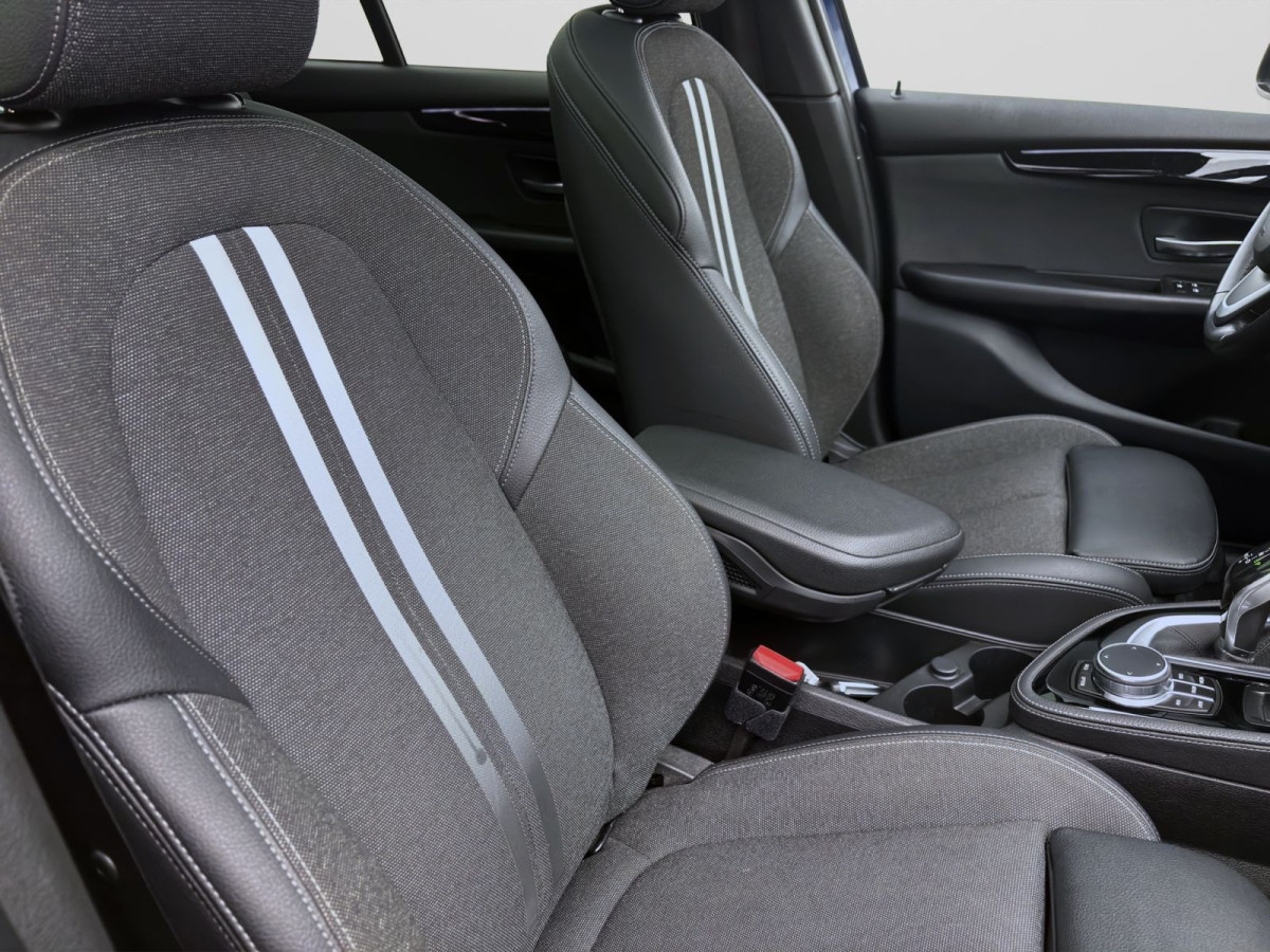 Thumb 15: BMW 218d Gran Tourer xDrive SPORTLINE PANO AHK NAVI SITZHZG