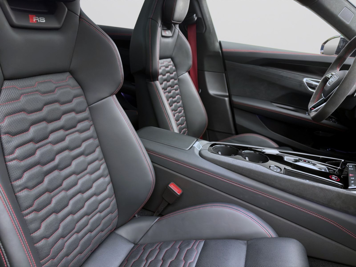 Thumb 15: Audi RS e-tron GT Q PANO MATRIX KAMERA NAVI+ B&O