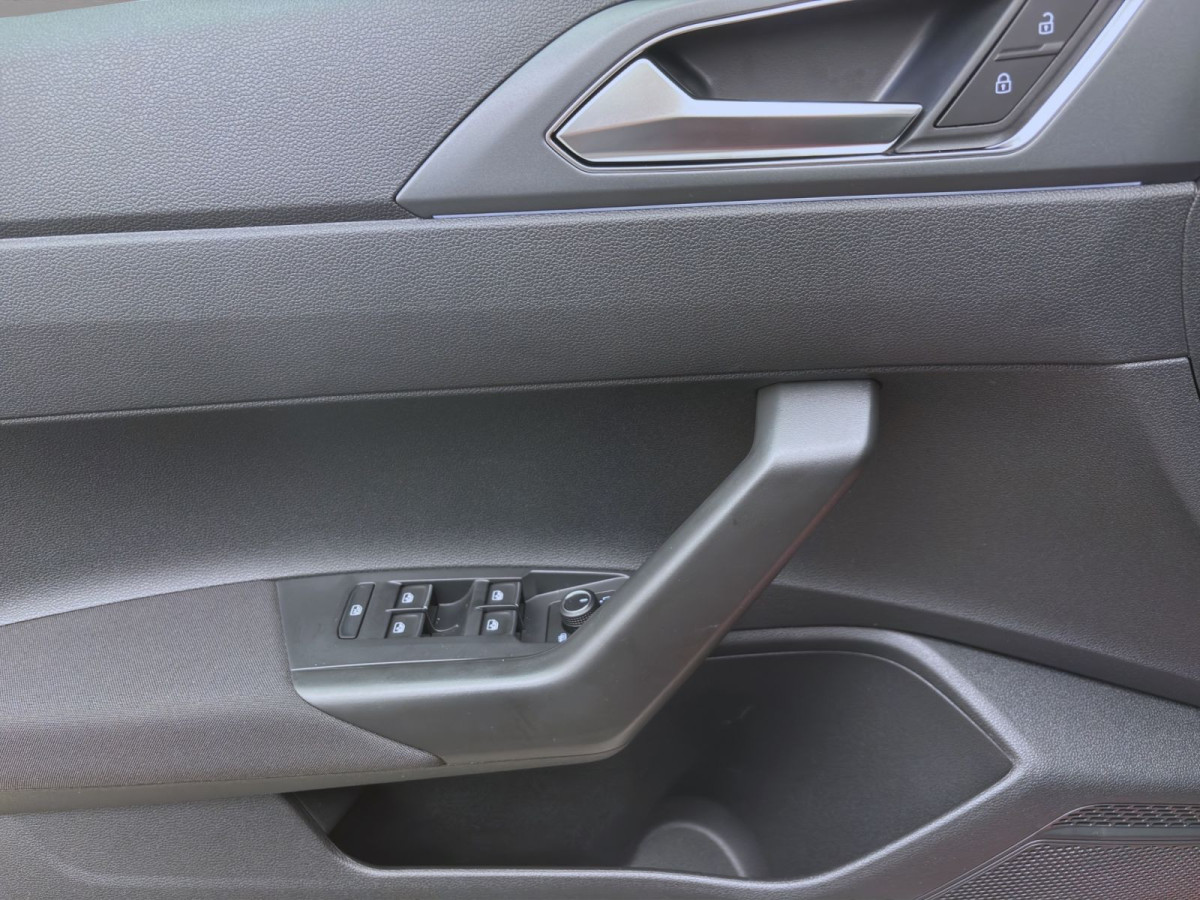 Thumb 9: Volkswagen Taigo 1.0 TSI DSG R-LINE IQ.LIGHT KAMERA ACC SITZHZG