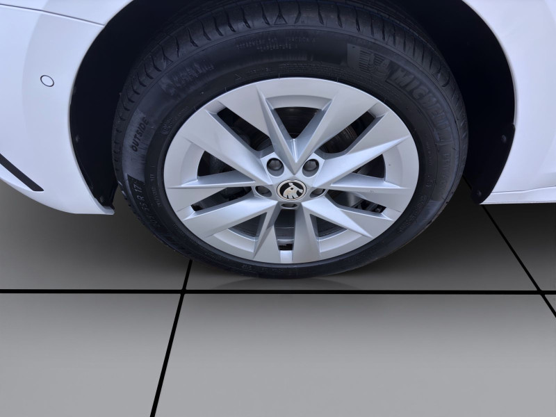 Bild 8: Škoda Octavia Combi 2.0 TDI DSG PANO AHK NAVI SITZHZG PDC