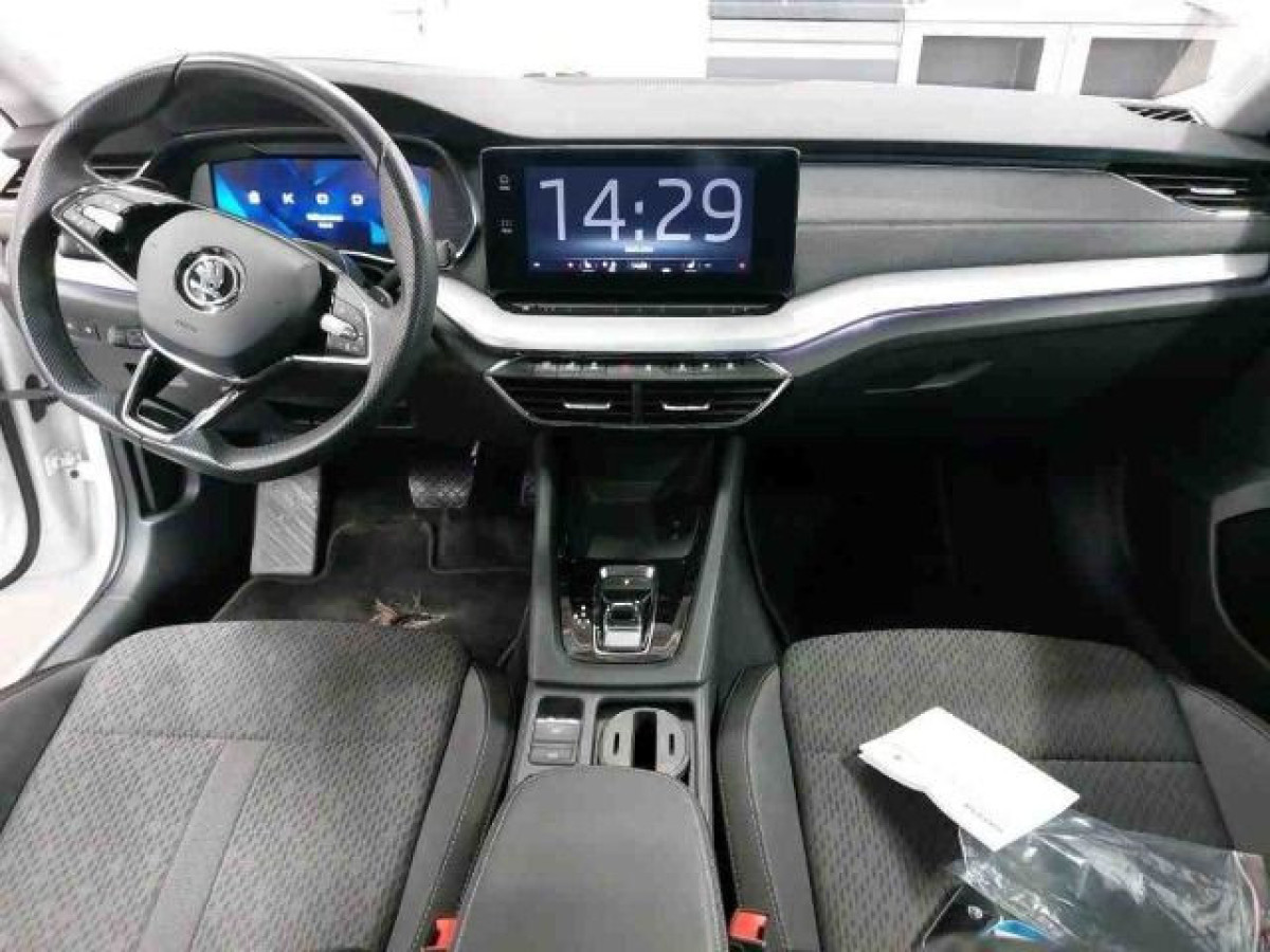 Thumb 2: Škoda Octavia Combi 2.0 TDI DSG PANO AHK NAVI ACC SITZHZG