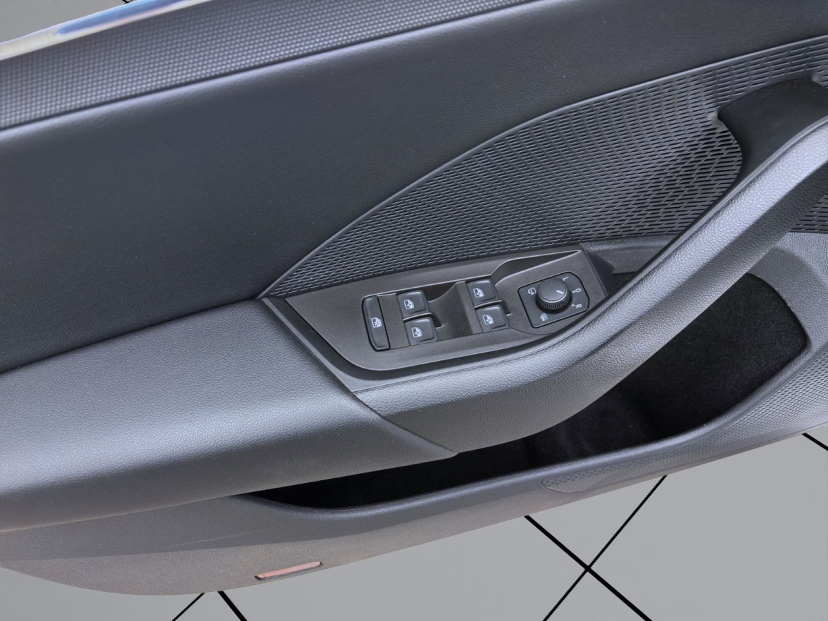 Thumb 10: Škoda Octavia Combi 2.0 TDI DSG PANO AHK NAVI SITZHZG PDC