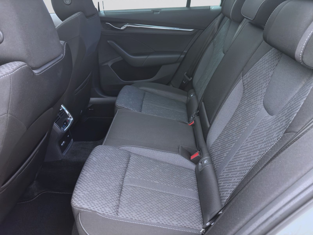Thumb 15: Škoda Octavia Combi 2.0 TDI DSG PANO AHK NAVI SITZHZG PDC