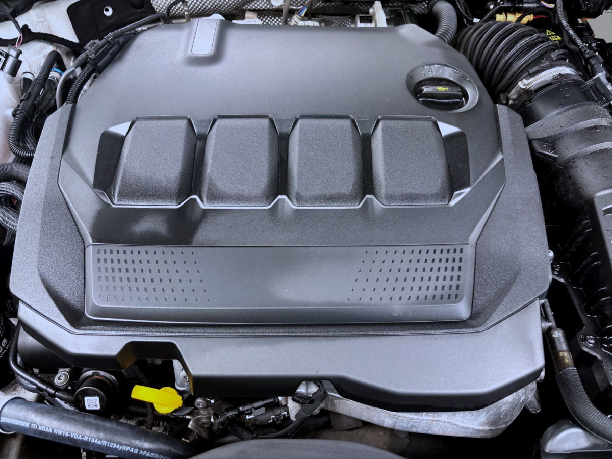Thumb 18: Škoda Octavia Combi 2.0 TDI DSG PANO AHK NAVI SITZHZG PDC