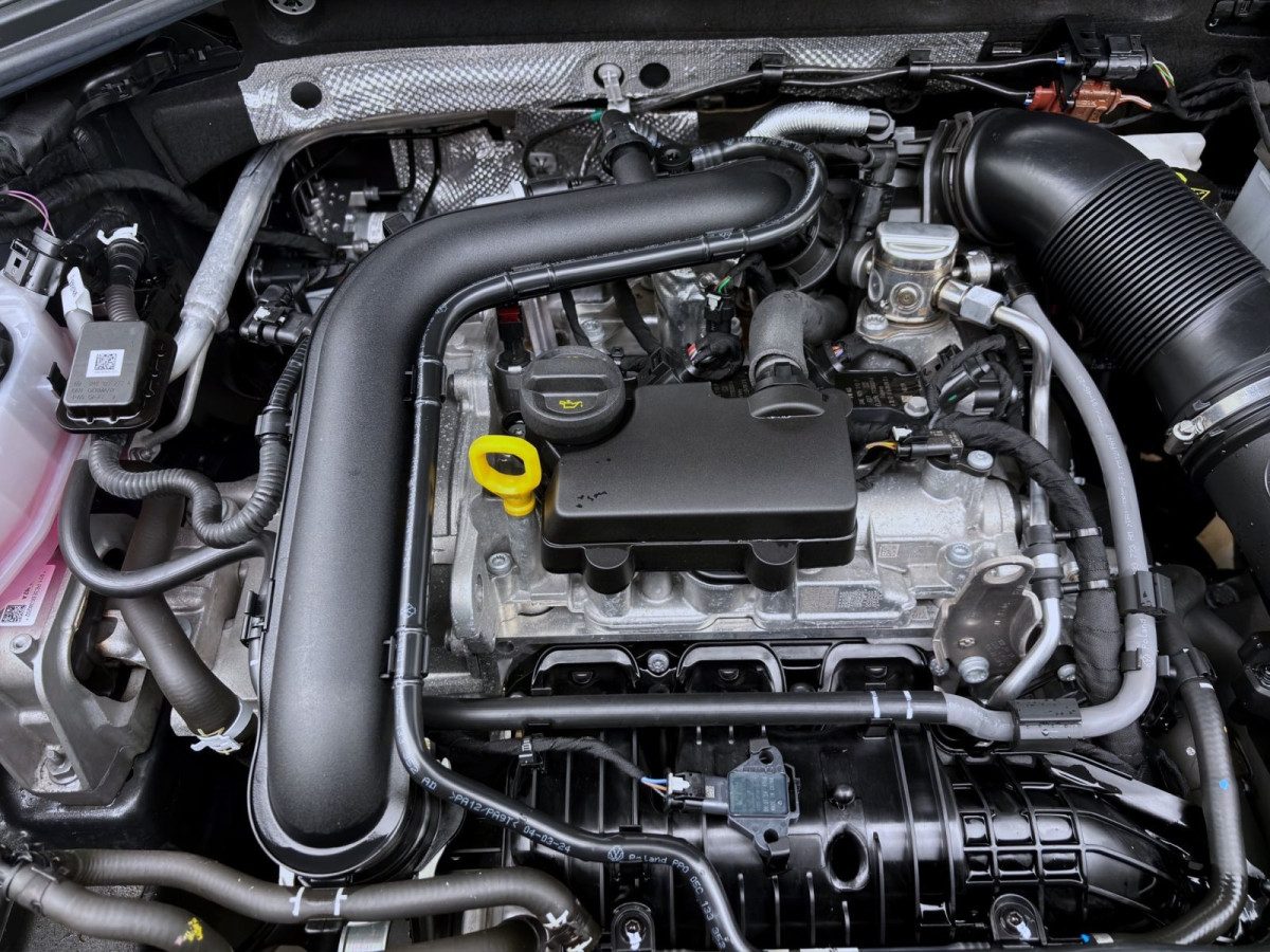 Thumb 17: Volkswagen T-Roc 1.0 TSI R-LINE PDC LED+ SITZHZG ACC