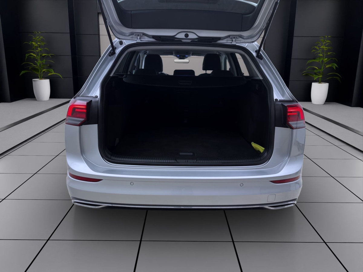 Thumb 3: Volkswagen Golf Variant 2.0 TDI DSG STYLE NAVI KAMERA HuD LED+