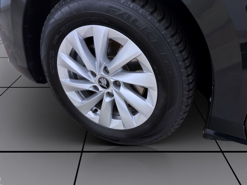Bild 7: Škoda Superb Combi 2.0 TDI DSG ESSENCE NAVI KAMERA SITZHZG PDC