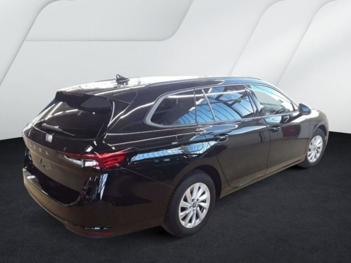 Thumb 1: Škoda Superb Combi 2.0 TDI DSG ESSENCE NAVI KAMERA SITZHZG PDC