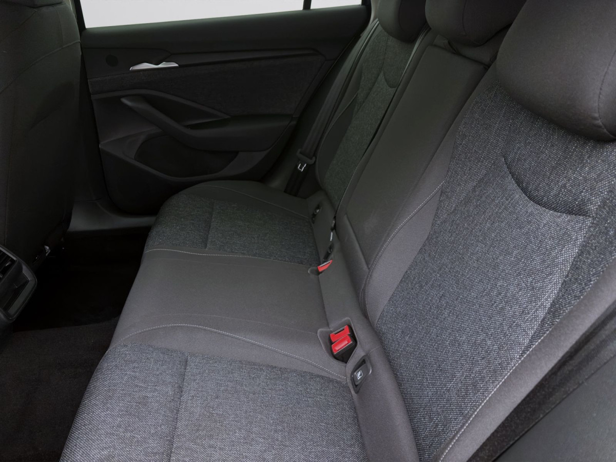 Thumb 14: Škoda Superb Combi 2.0 TDI DSG ESSENCE NAVI KAMERA SITZHZG PDC