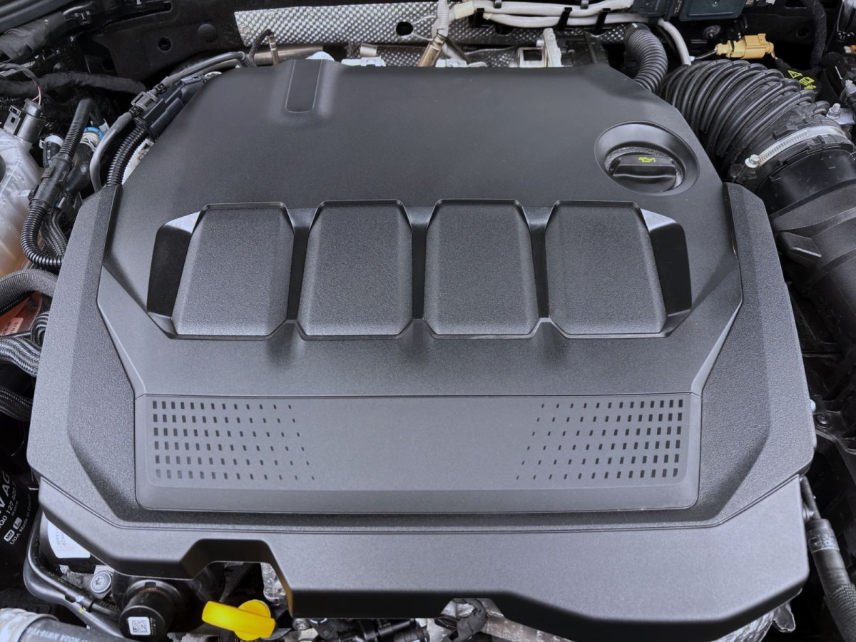 Thumb 17: Škoda Superb Combi 2.0 TDI DSG ESSENCE NAVI KAMERA SITZHZG PDC