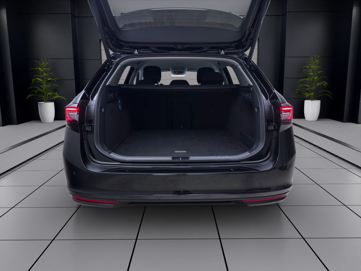 Thumb 3: Škoda Superb Combi 2.0 TSI DSG 4x4 SELECTION AHK NAVI KAMERA MATRIX