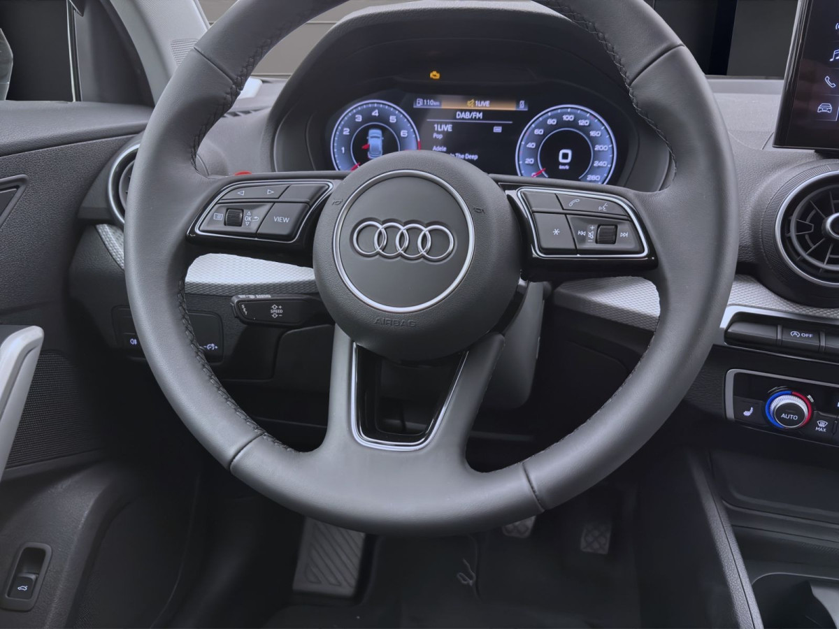 Thumb 11: Audi Q2 30 TFSI KAMERA SITZHZG PDC LED KLIMA