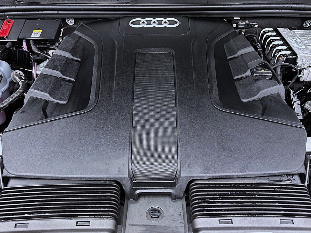 Thumb 18: Audi Q7 50 TDI Q S LINE PANO AHK MATRIX HuD