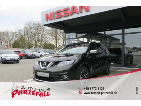 Automodell: X-Trail in der Farbe grün