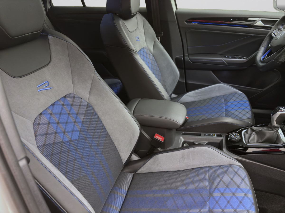 Thumb 15: Volkswagen T-Roc 4M R AHK NAVI KAMERA IQ.LIGHT