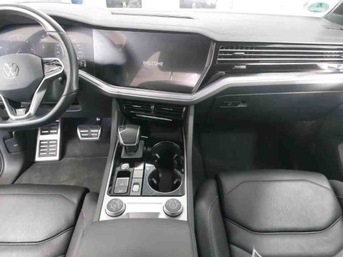 Thumb 2: Volkswagen Touareg 3.0 TDI tiptronic 4M R-LINE STDHZG AHK LUFT NAVI