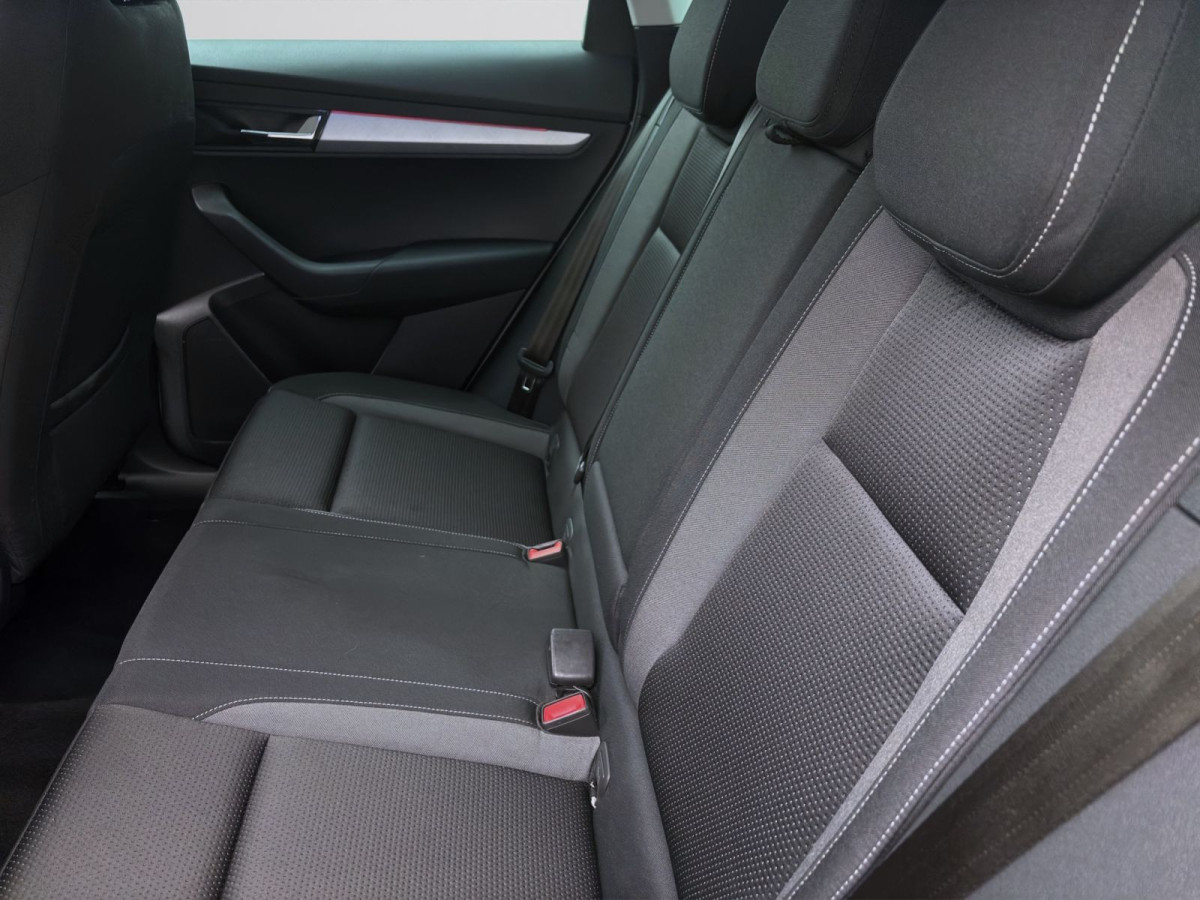 Thumb 14: Škoda Karoq 2.0 TDI DSG TOUR NAVI KAMERA MATRIX PDC