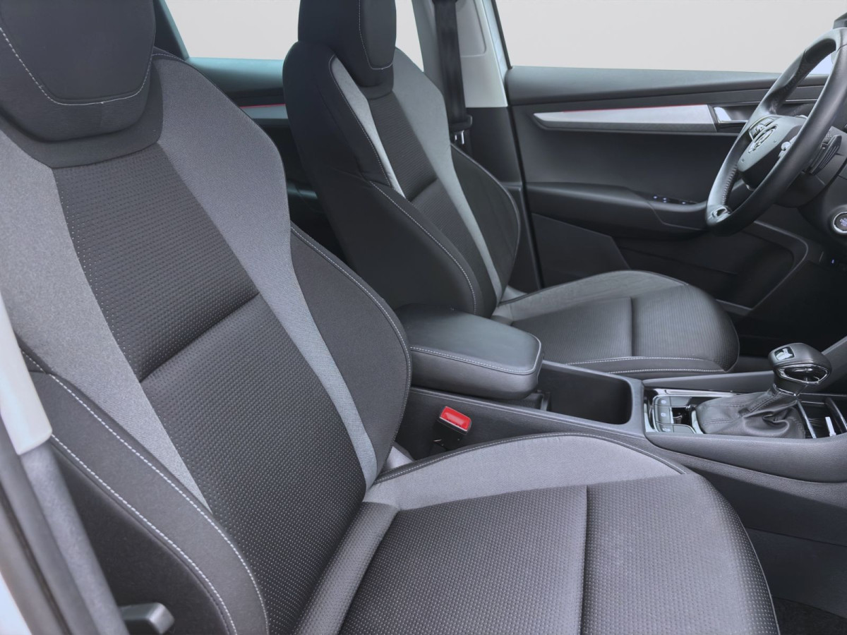Thumb 15: Škoda Karoq 2.0 TDI DSG TOUR NAVI KAMERA MATRIX PDC
