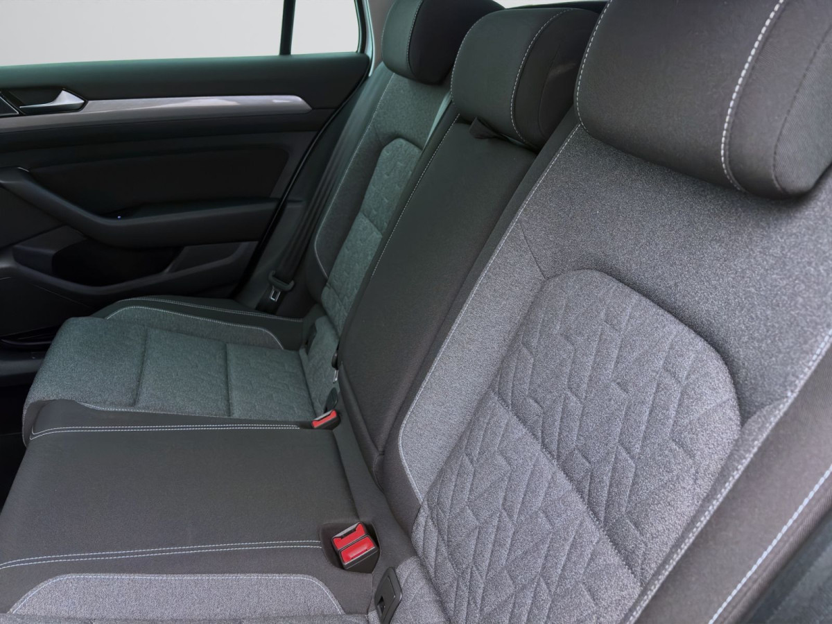 Thumb 14: Volkswagen Passat Variant 2.0 TDI DSG BUSINESS AHK KAMERA NAVI PDC