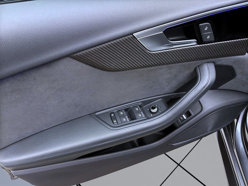 Bild 10: Audi RS4 Avant Q RS Competition Plus PANO AHK MATRIX NAVI B&O HuD
