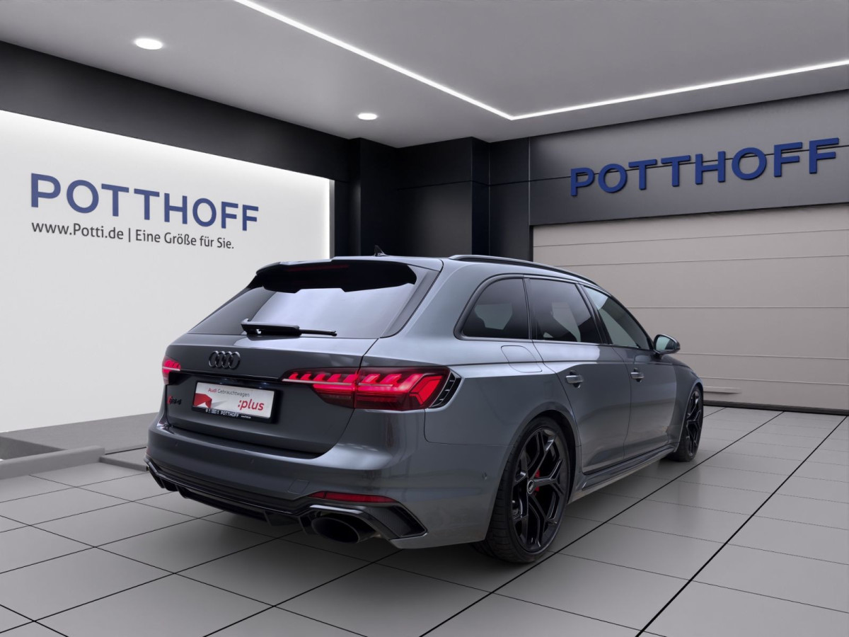 Thumb 5: Audi RS4 Avant Q RS Competition Plus PANO AHK MATRIX NAVI B&O HuD