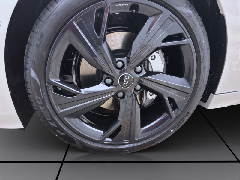 Bild 7: Audi A6 Avant e-tron PERFORMANCE S LINE BUSINESS AHK B&O HUD LM21 PANO