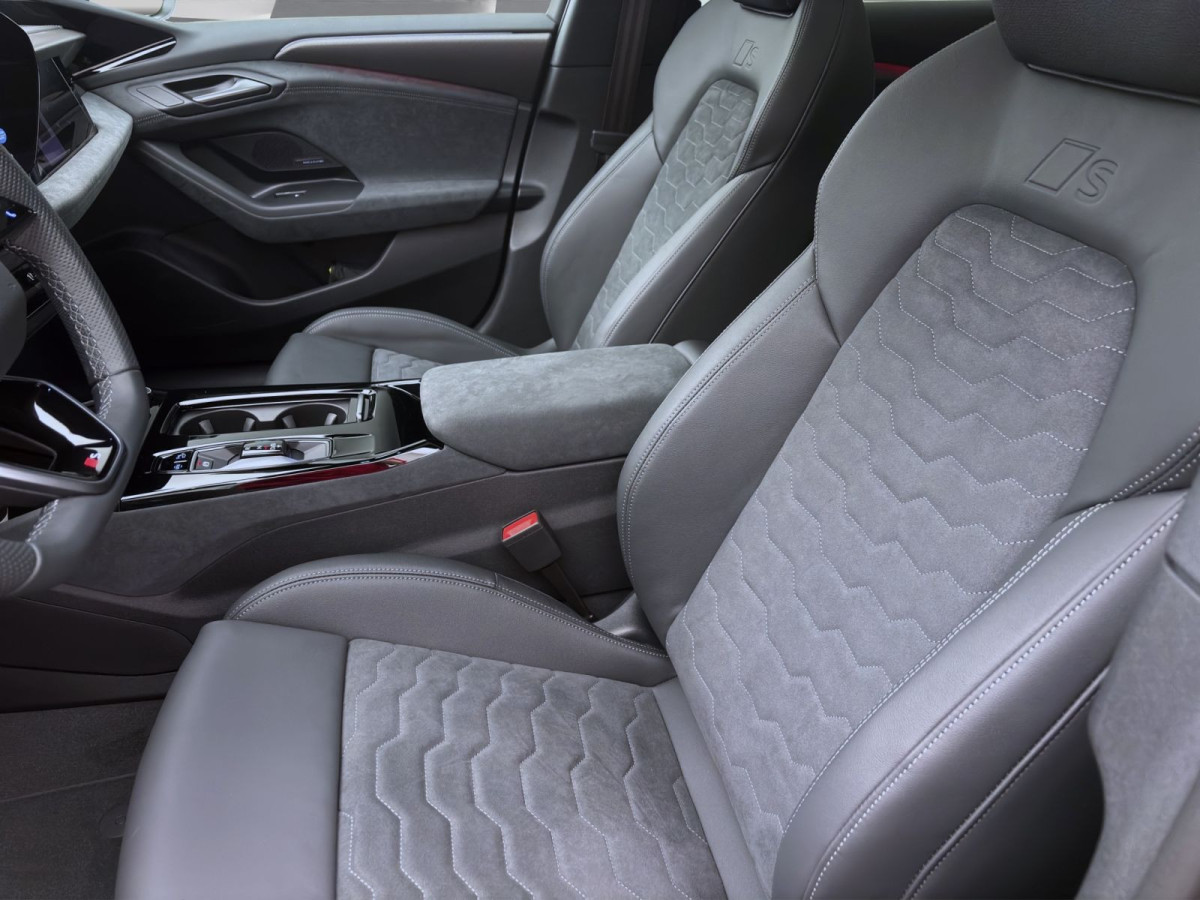 Thumb 8: Audi A6 Avant e-tron PERFORMANCE S LINE BUSINESS AHK B&O HUD LM21 PANO