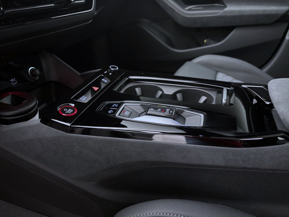 Thumb 13: Audi A6 Avant e-tron PERFORMANCE S LINE BUSINESS AHK B&O HUD LM21 PANO