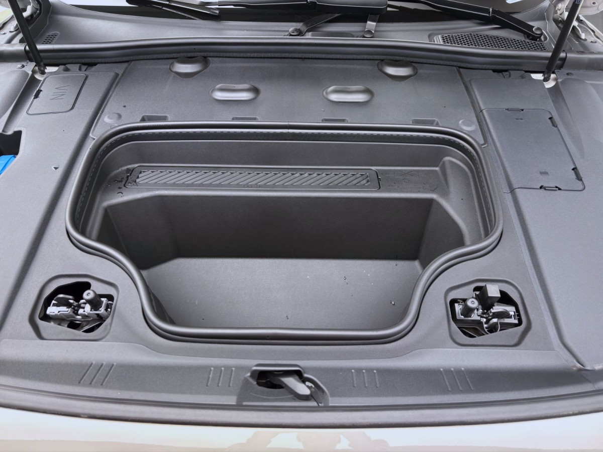 Thumb 17: Audi A6 Avant e-tron PERFORMANCE S LINE BUSINESS AHK B&O HUD LM21 PANO
