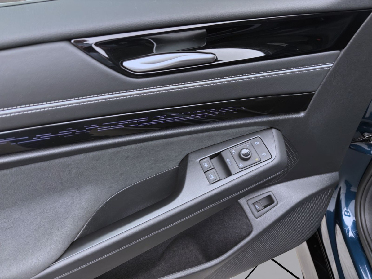Thumb 9: Volkswagen ID.7 Tourer PRO S NAVI AHK IQ.LIGHT KLIMA SHZG