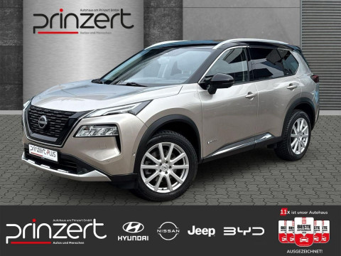 Automodell: X-Trail in der Farbe silber