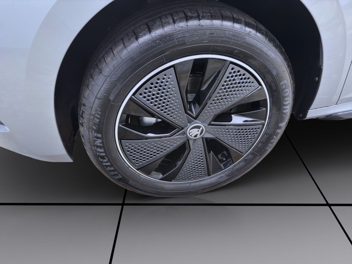 Thumb 7: Škoda KAMIQ MONTE CARLO DSG PANO KAM LED SHZ 17" SMARTL