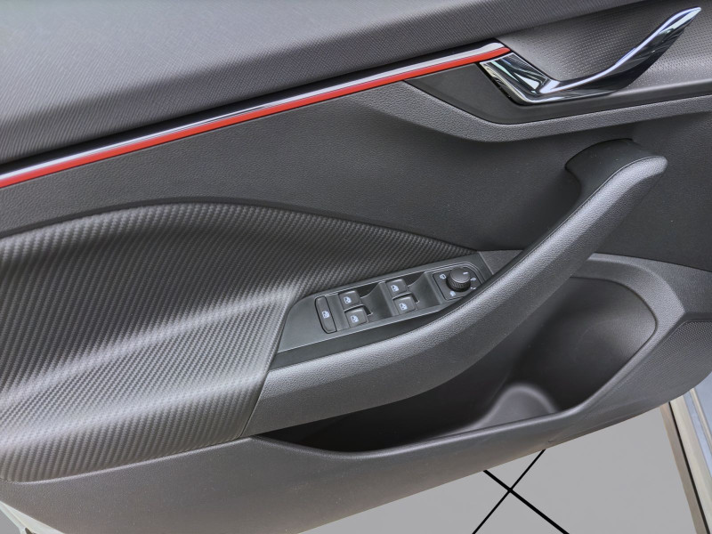 Bild 9: Škoda KAMIQ MONTE CARLO DSG PANO KAM LED SHZ 17" SMARTL