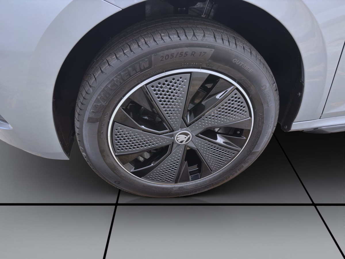 Thumb 7: Škoda KAMIQ MONTE CARLO DSG PANO KAM LED SHZ 17" SMARTL