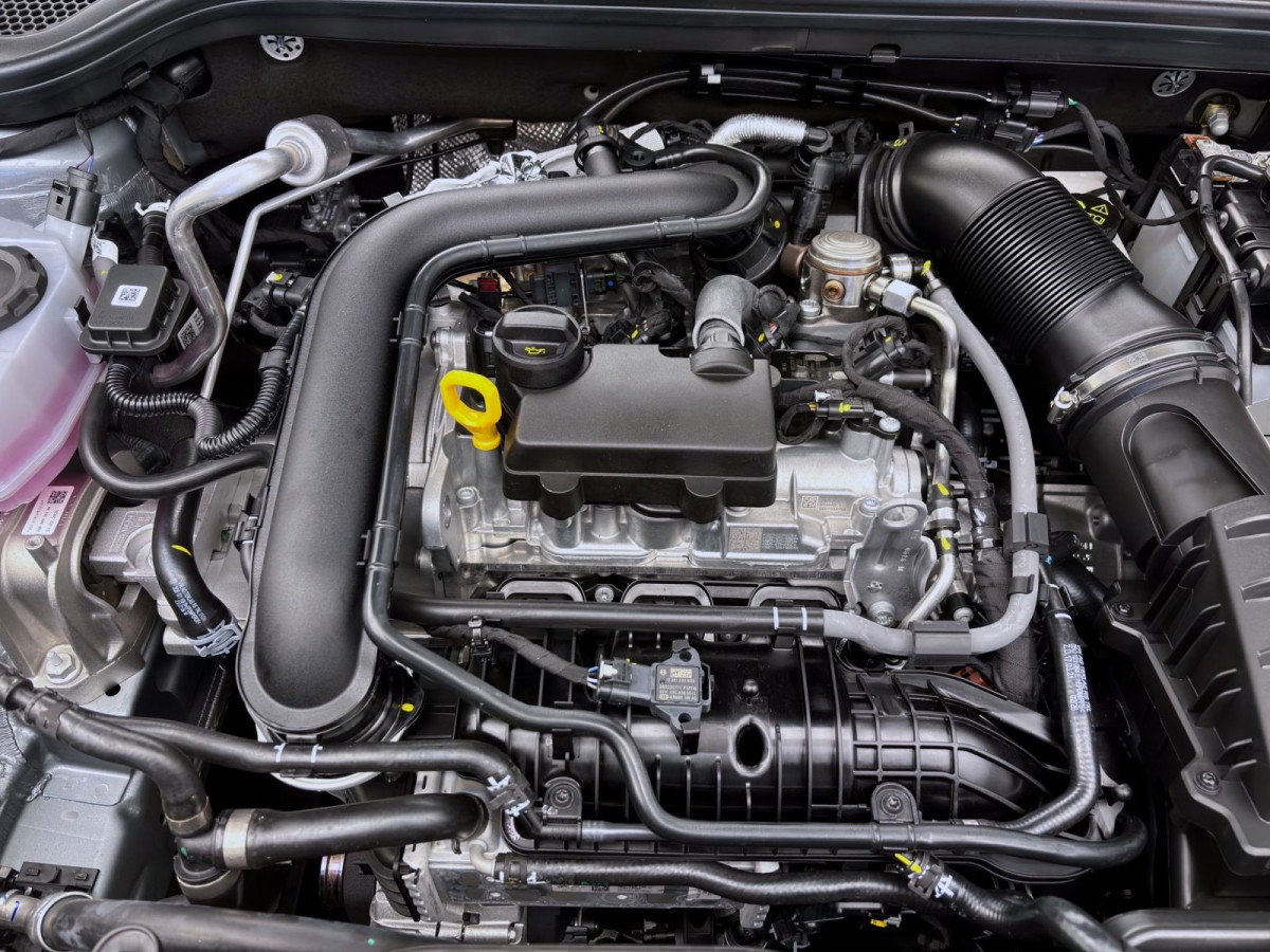 Thumb 17: Škoda KAMIQ MONTE CARLO DSG PANO KAM LED SHZ 17" SMARTL