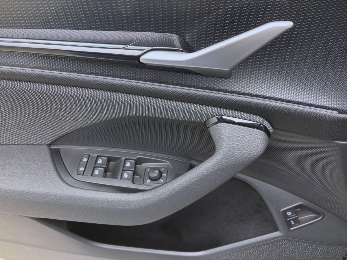 Thumb 9: Škoda KODIAQ iV SELECTION AHK NAV KAM pACC WINTER ASSISTENZ KOMFORT