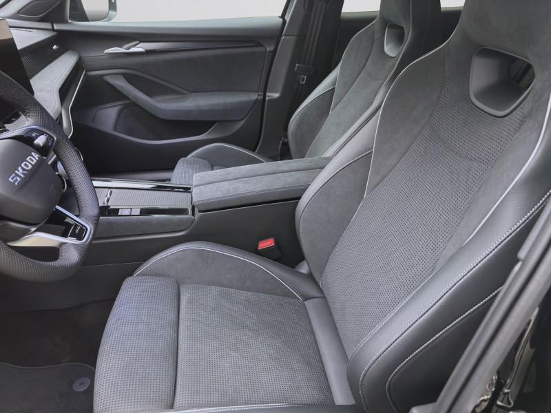 Bild 8: Škoda SUPERB COMBI SPORTLINE DSG NAV KAM pACC DCC 19" MATRIX