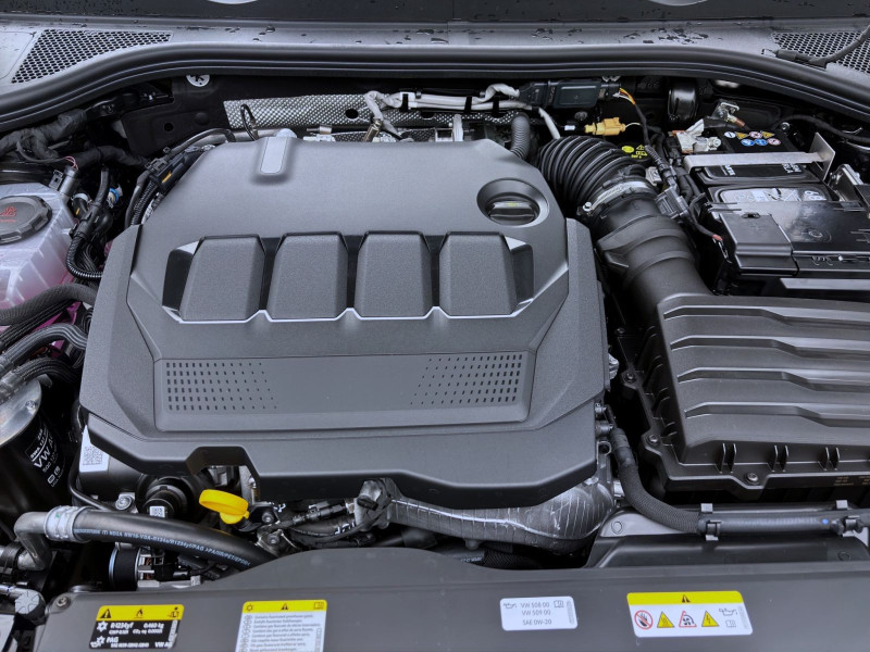 Bild 17: Škoda SUPERB COMBI SPORTLINE DSG NAV KAM pACC DCC 19" MATRIX