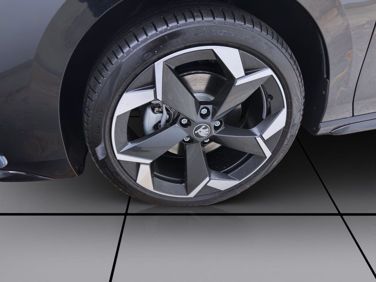 Thumb 7: Škoda SUPERB COMBI SPORTLINE DSG NAV KAM pACC DCC 19" MATRIX