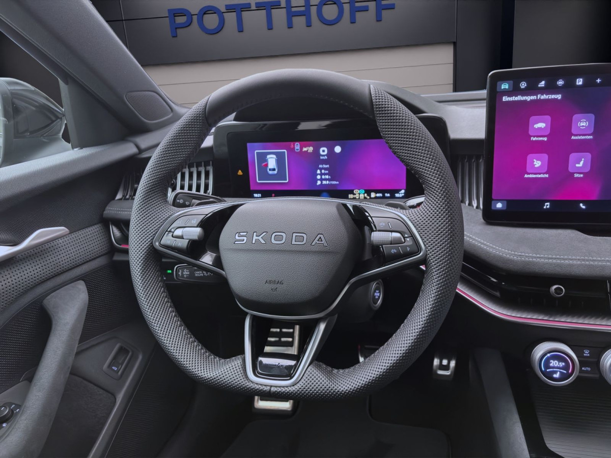 Thumb 10: Škoda SUPERB COMBI SPORTLINE DSG NAV KAM pACC DCC 19" MATRIX