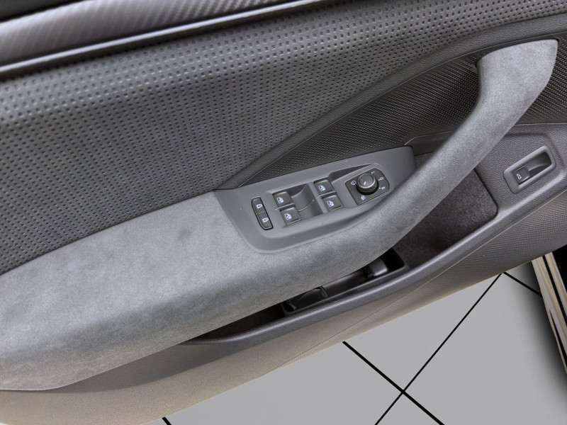 Bild 9: Škoda SUPERB COMBI SPORTLINE 4X4 NAV KAM pACC DCC+ 19" MATRIX SIDE-ASSIST